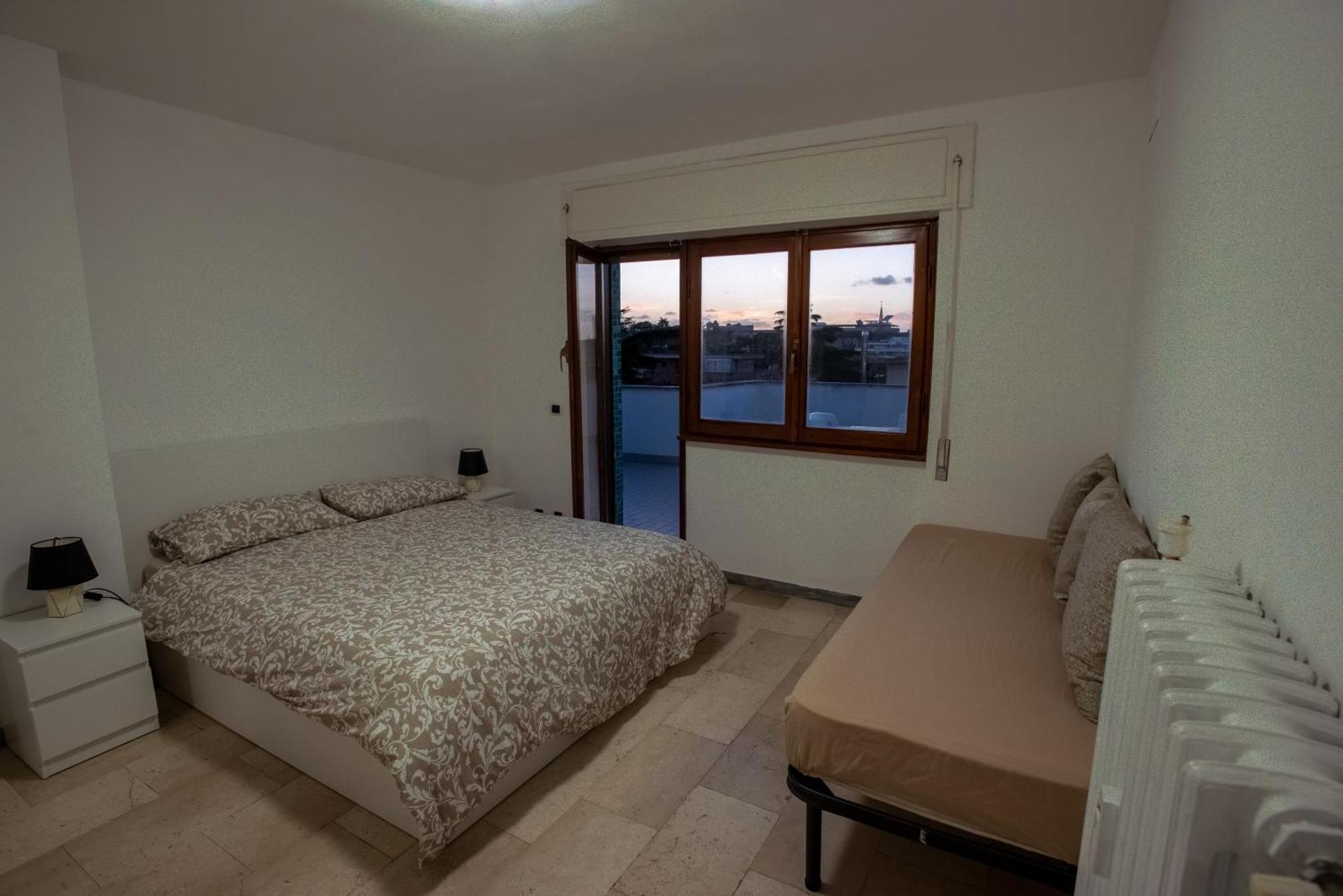 Eur - Penthouse Apartment Rom